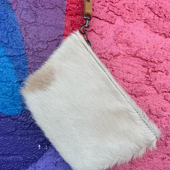 Canoe, western leather cowhide clutch - Picture 7 of 9